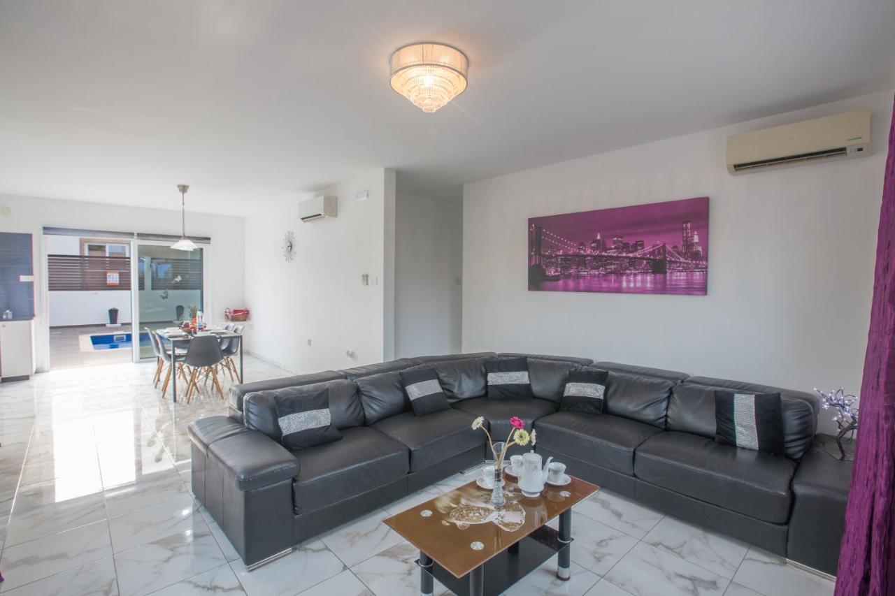 Broadway Villas Protaras Exteriör bild